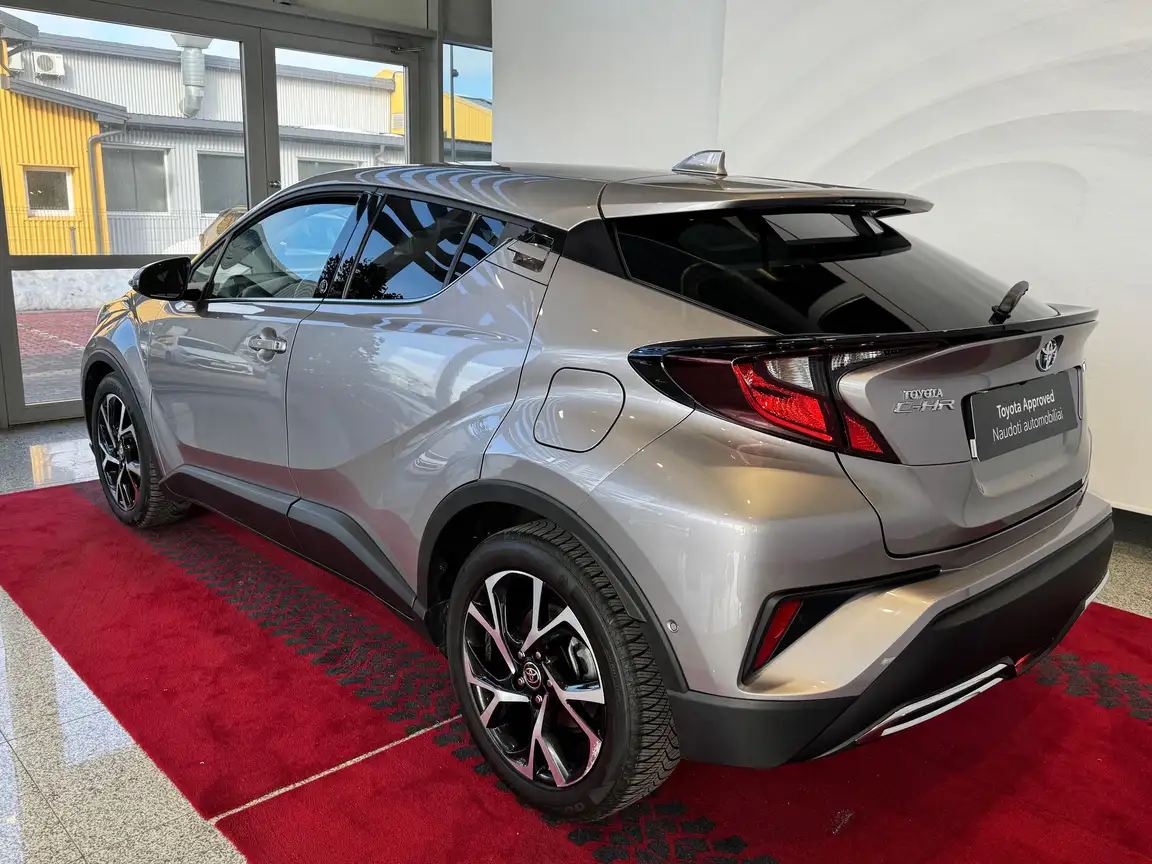 TOYOTA C-HR