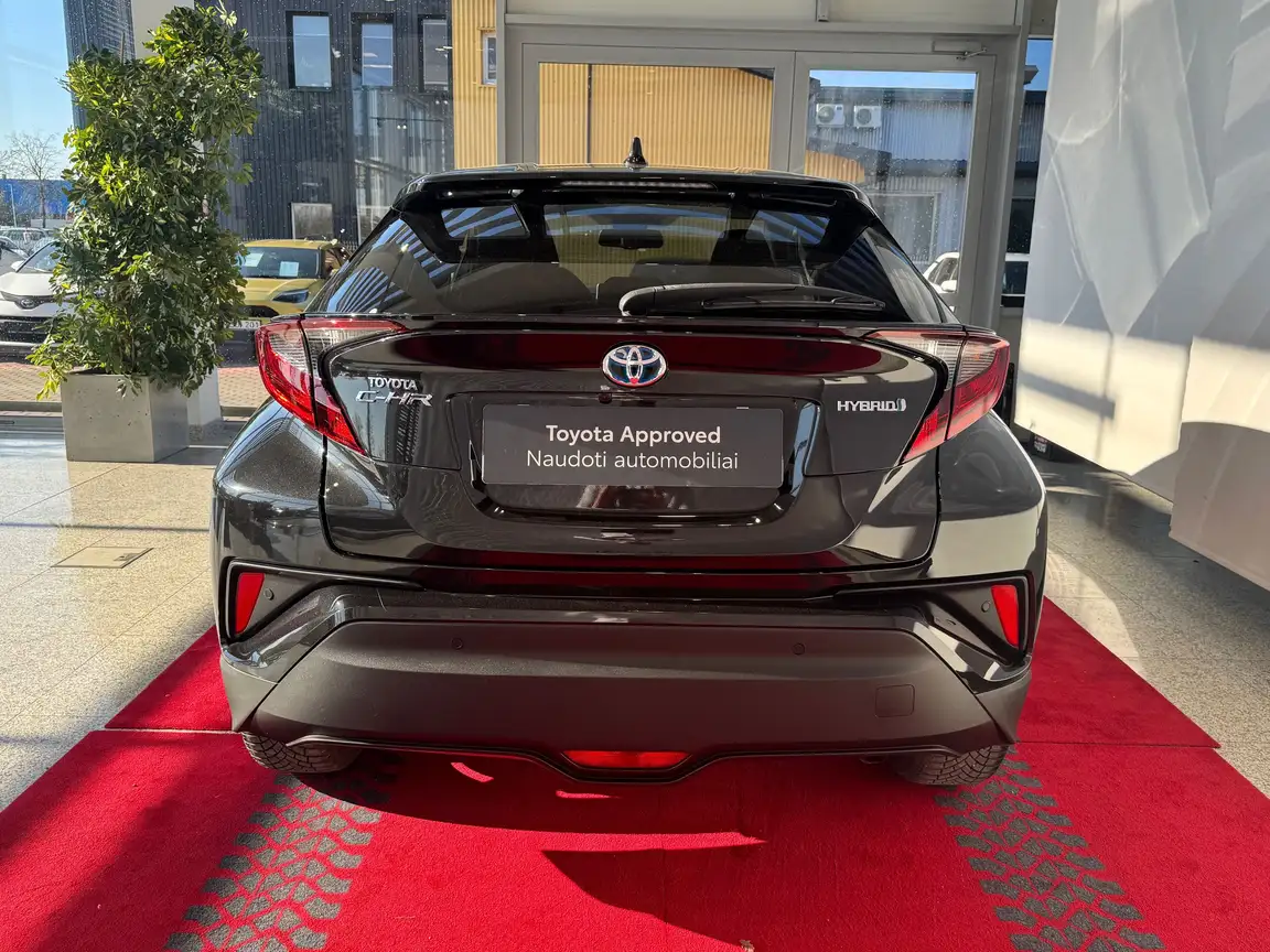 TOYOTA C-HR