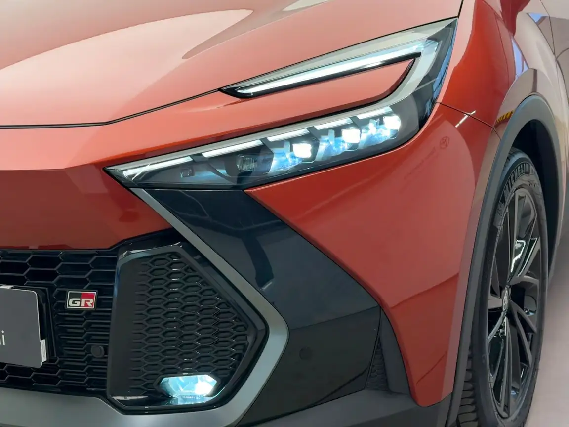 TOYOTA C-HR