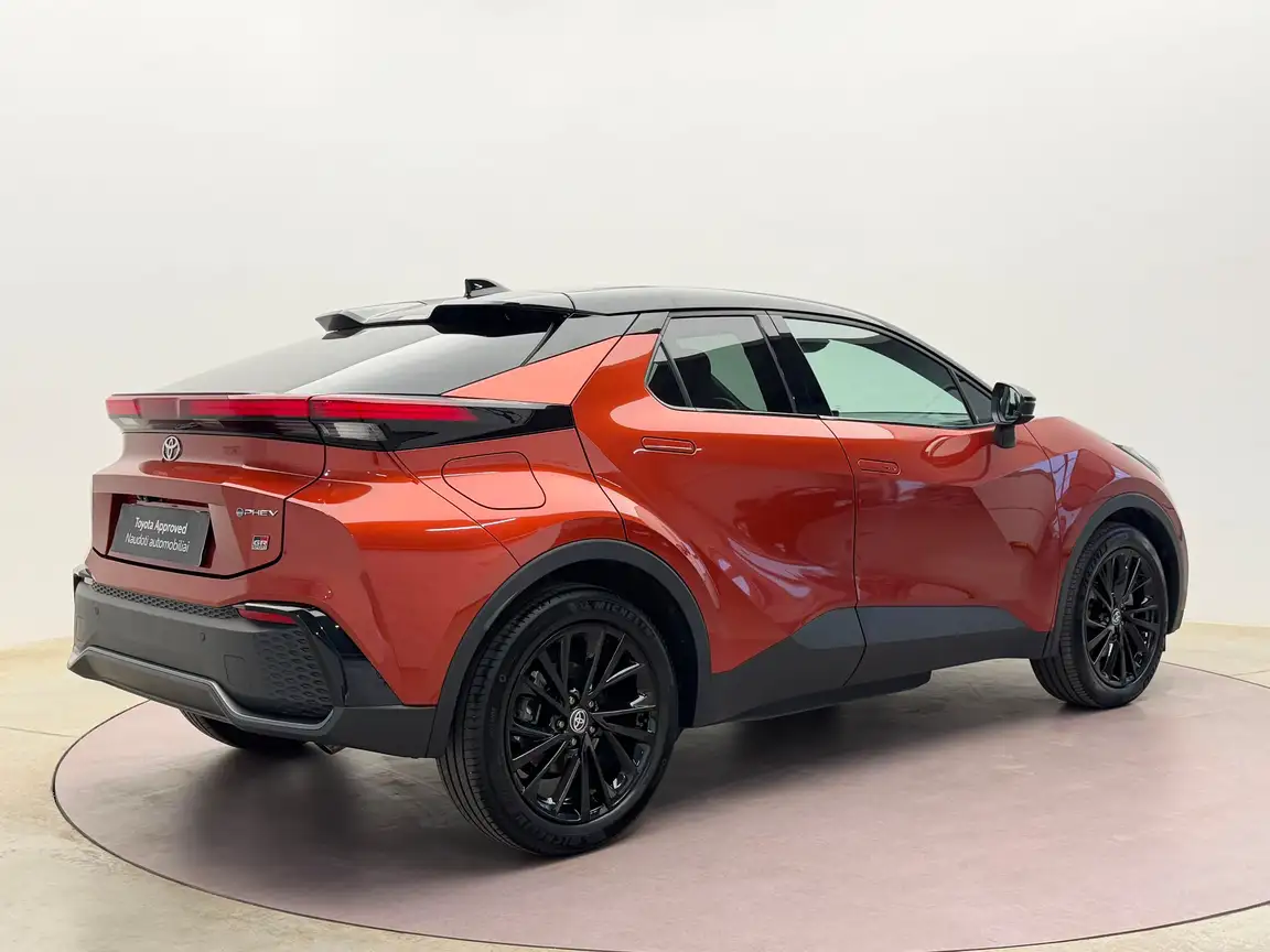 TOYOTA C-HR
