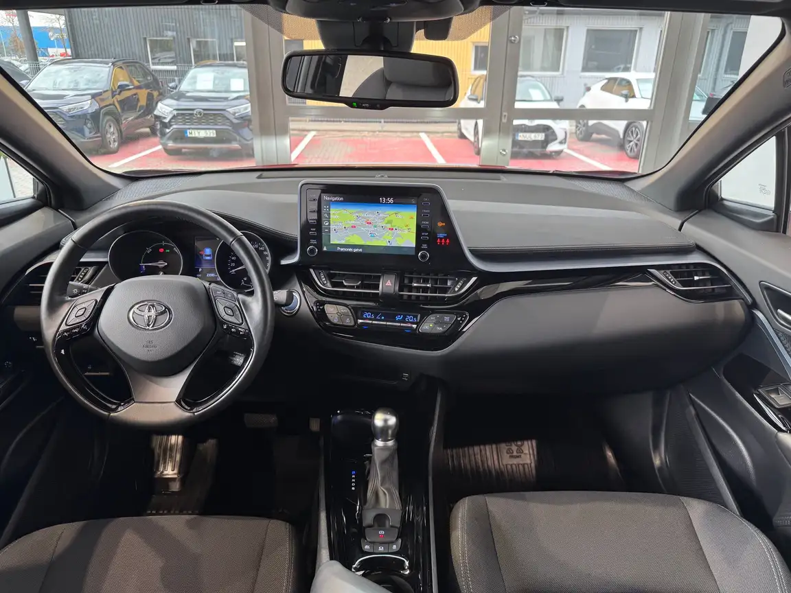 TOYOTA C-HR