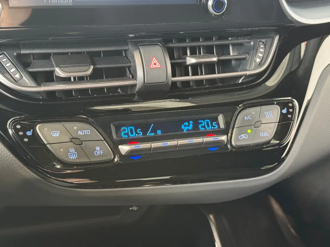 TOYOTA C-HR