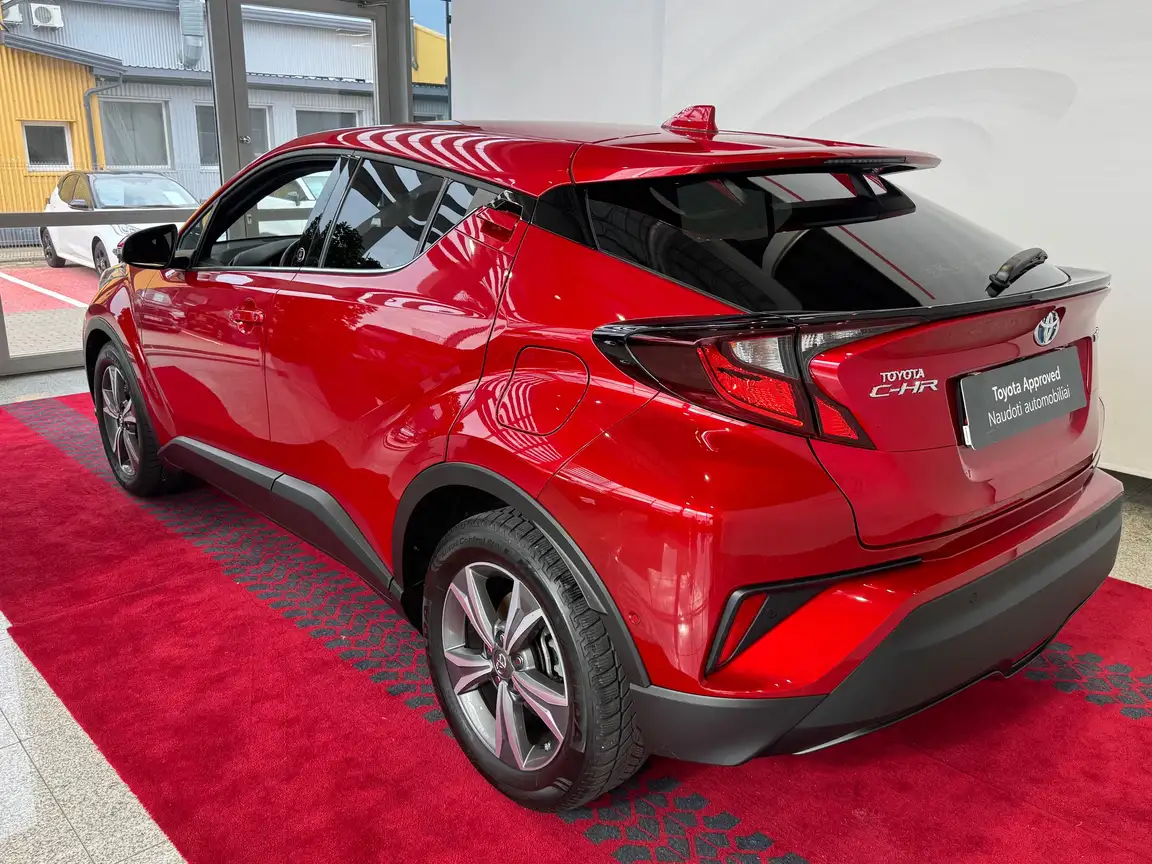 TOYOTA C-HR
