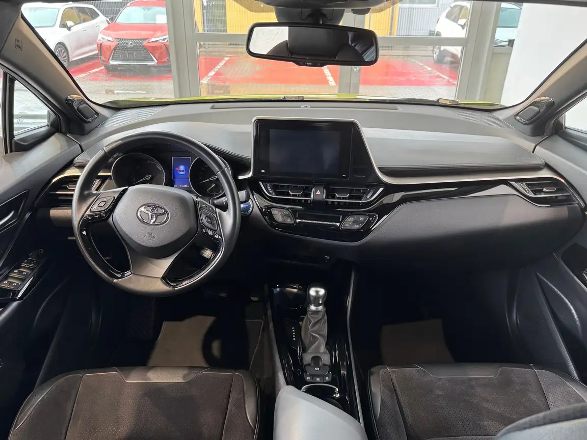 TOYOTA C-HR