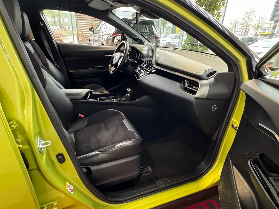 TOYOTA C-HR