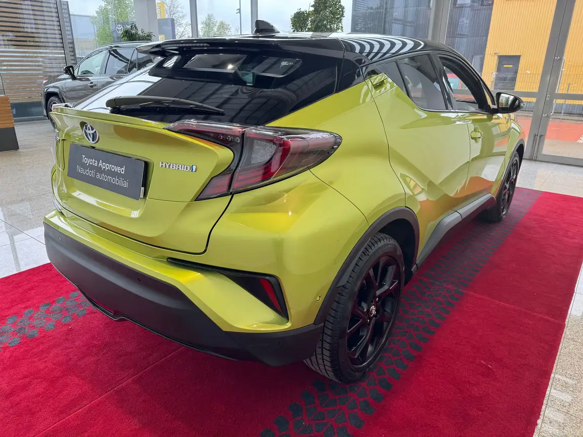 TOYOTA C-HR