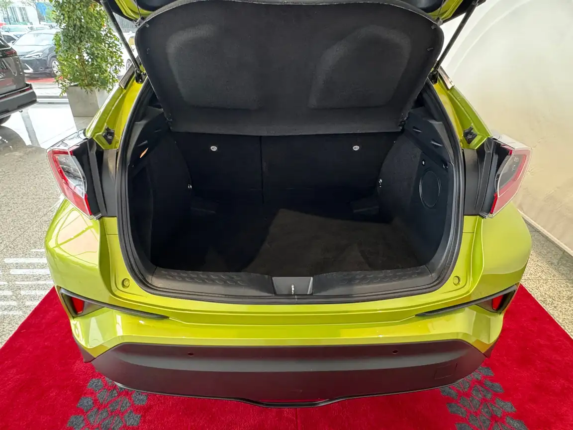 TOYOTA C-HR