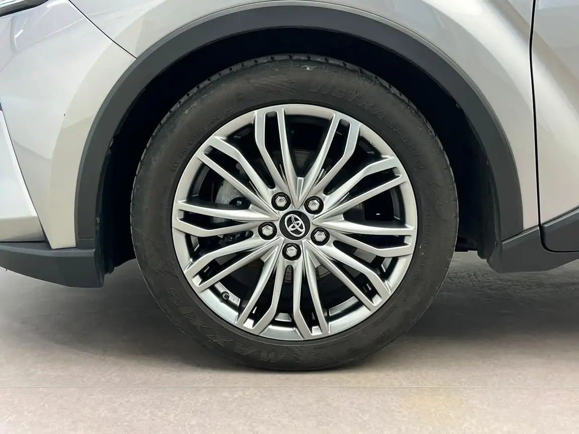 TOYOTA C-HR