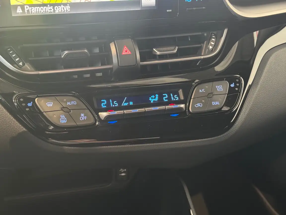TOYOTA C-HR
