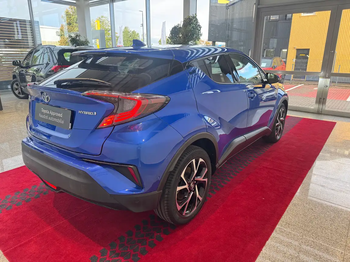 TOYOTA C-HR