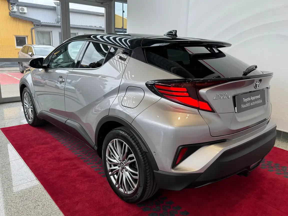 TOYOTA C-HR