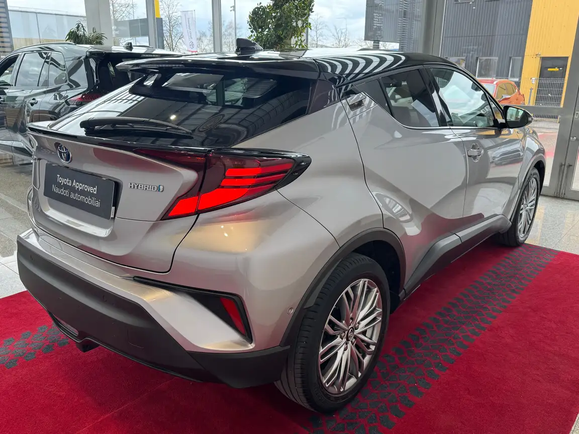 TOYOTA C-HR