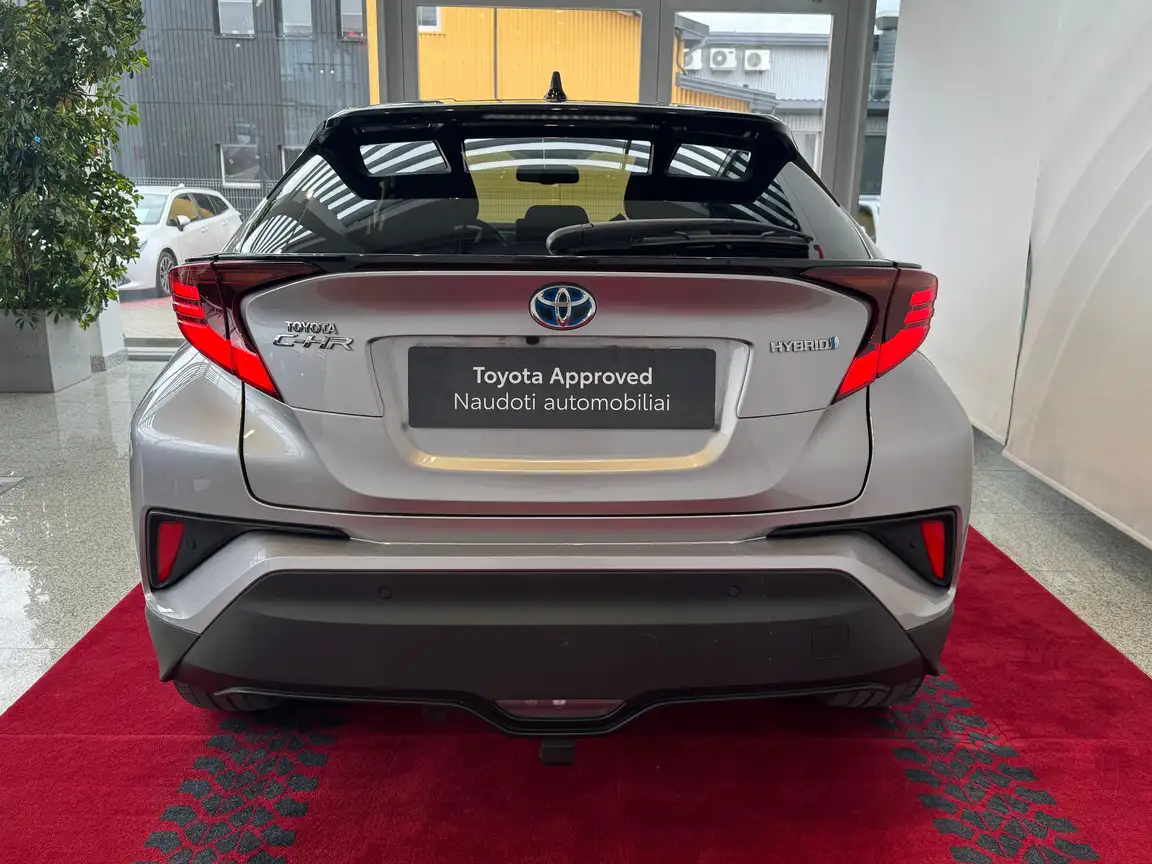 TOYOTA C-HR
