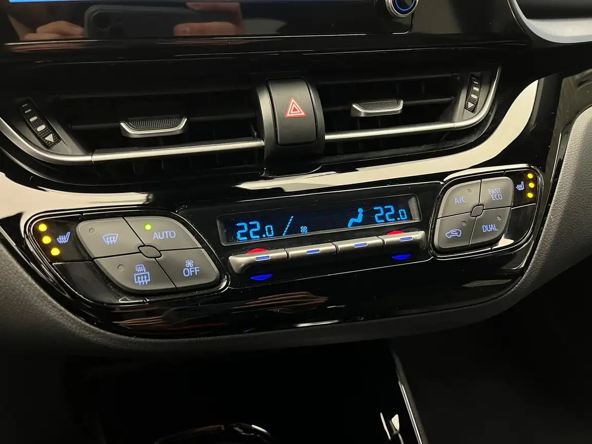 TOYOTA C-HR