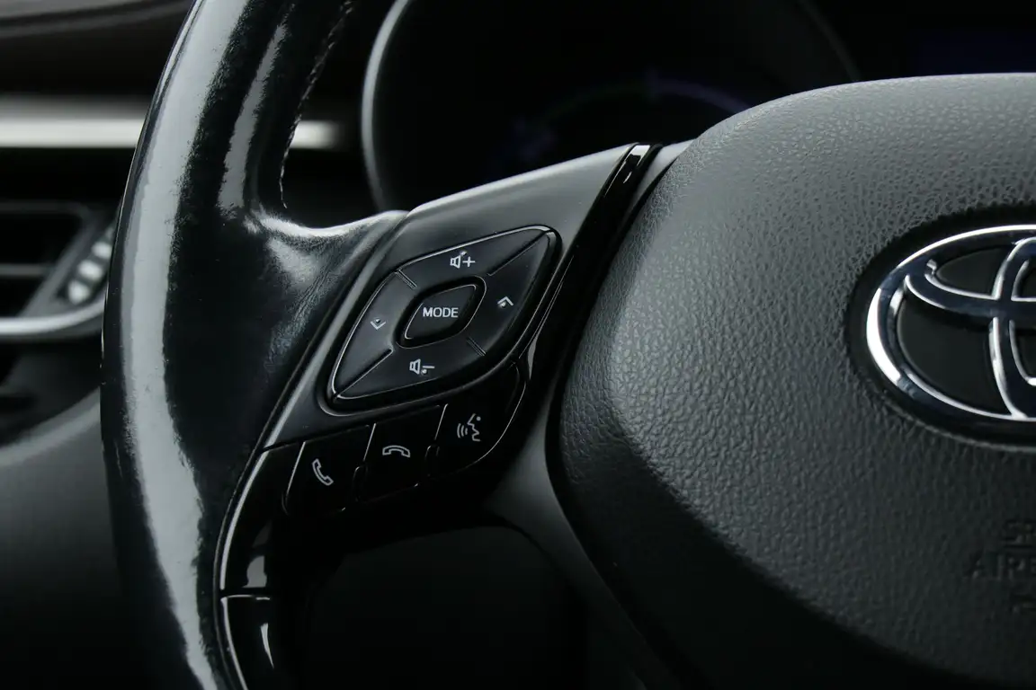 TOYOTA C-HR