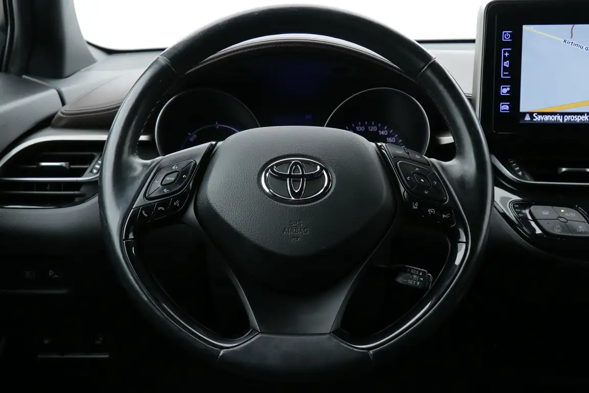 TOYOTA C-HR