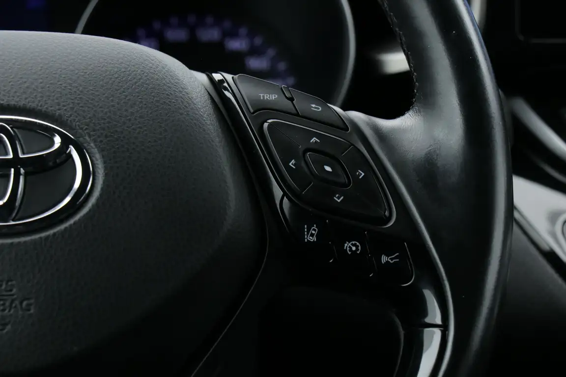 TOYOTA C-HR