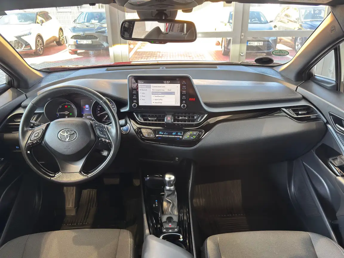 TOYOTA C-HR
