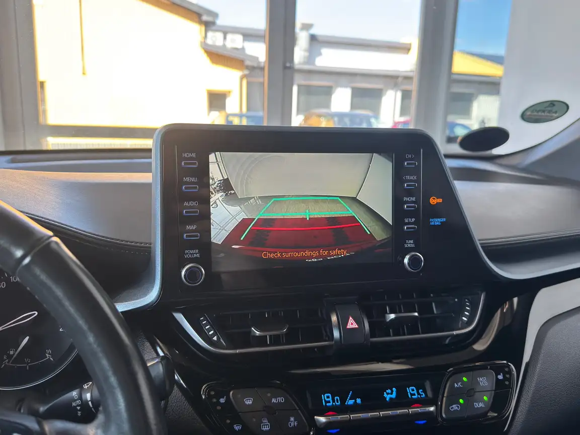 TOYOTA C-HR