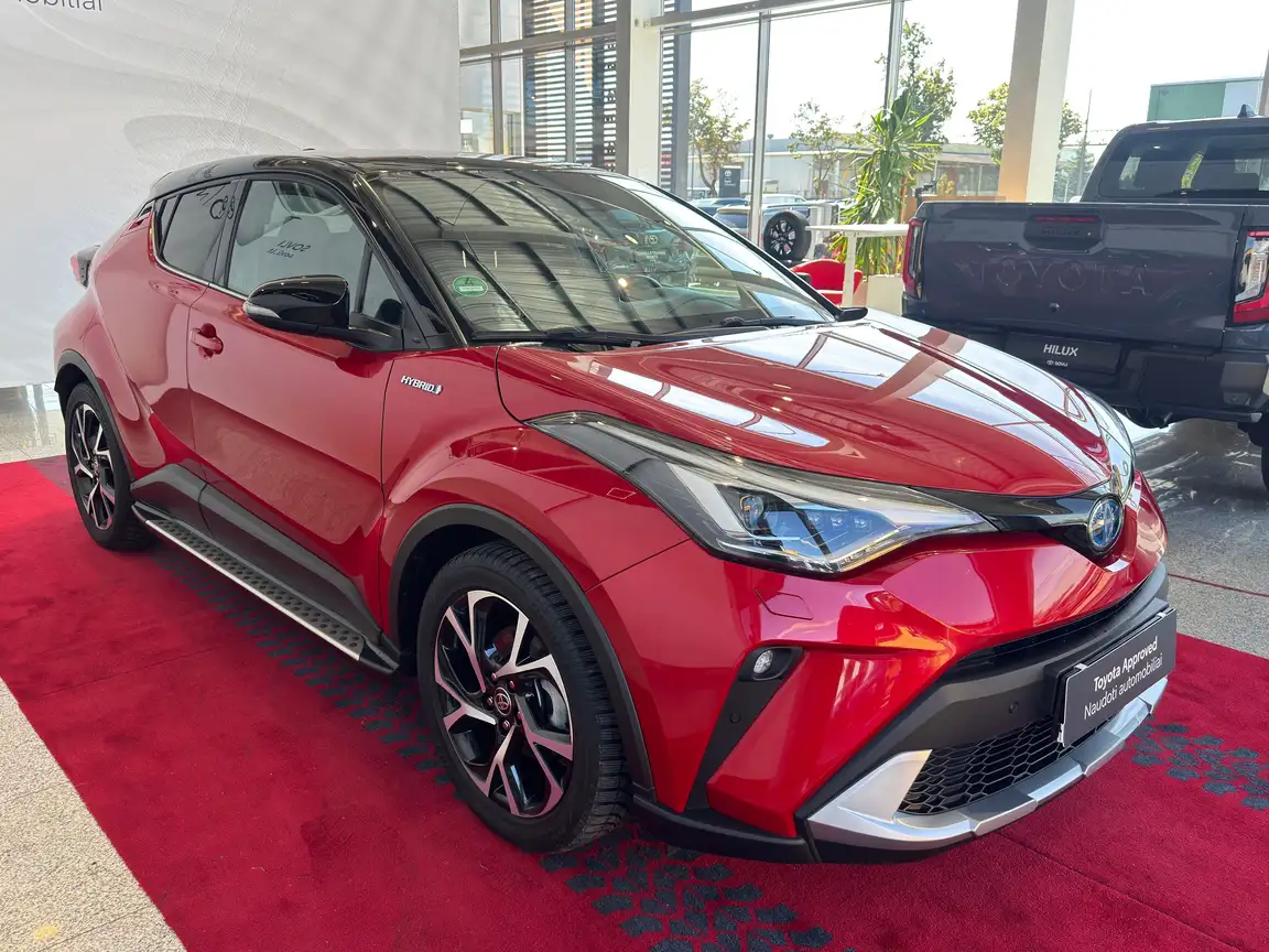 TOYOTA C-HR