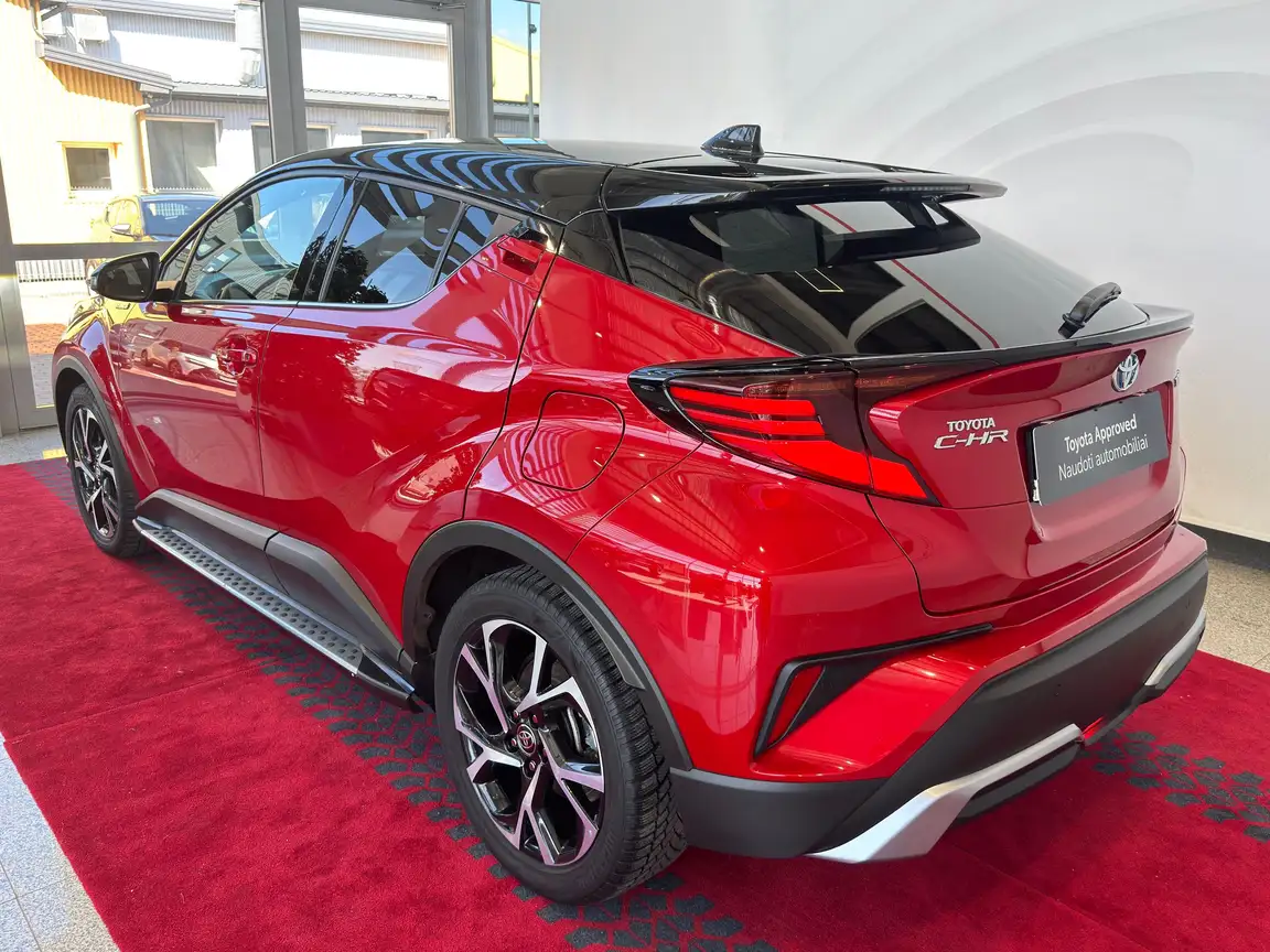 TOYOTA C-HR