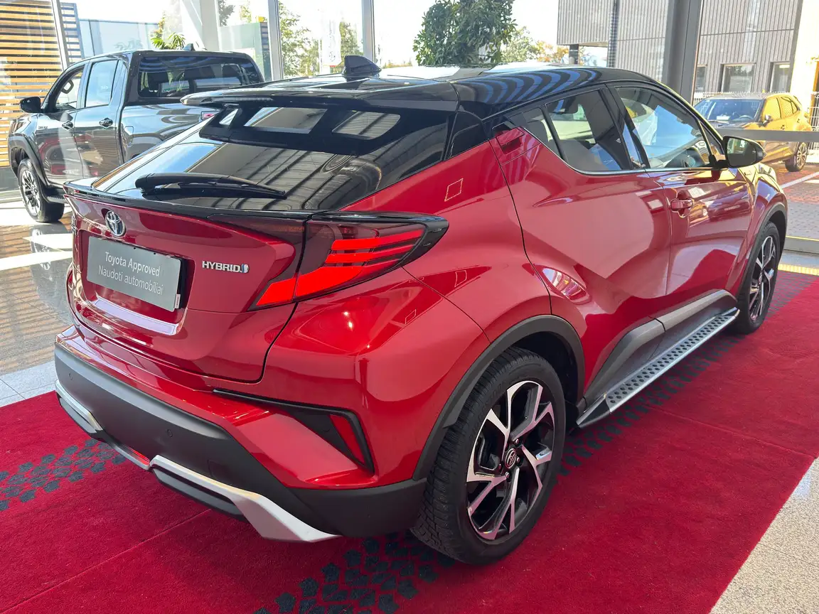 TOYOTA C-HR