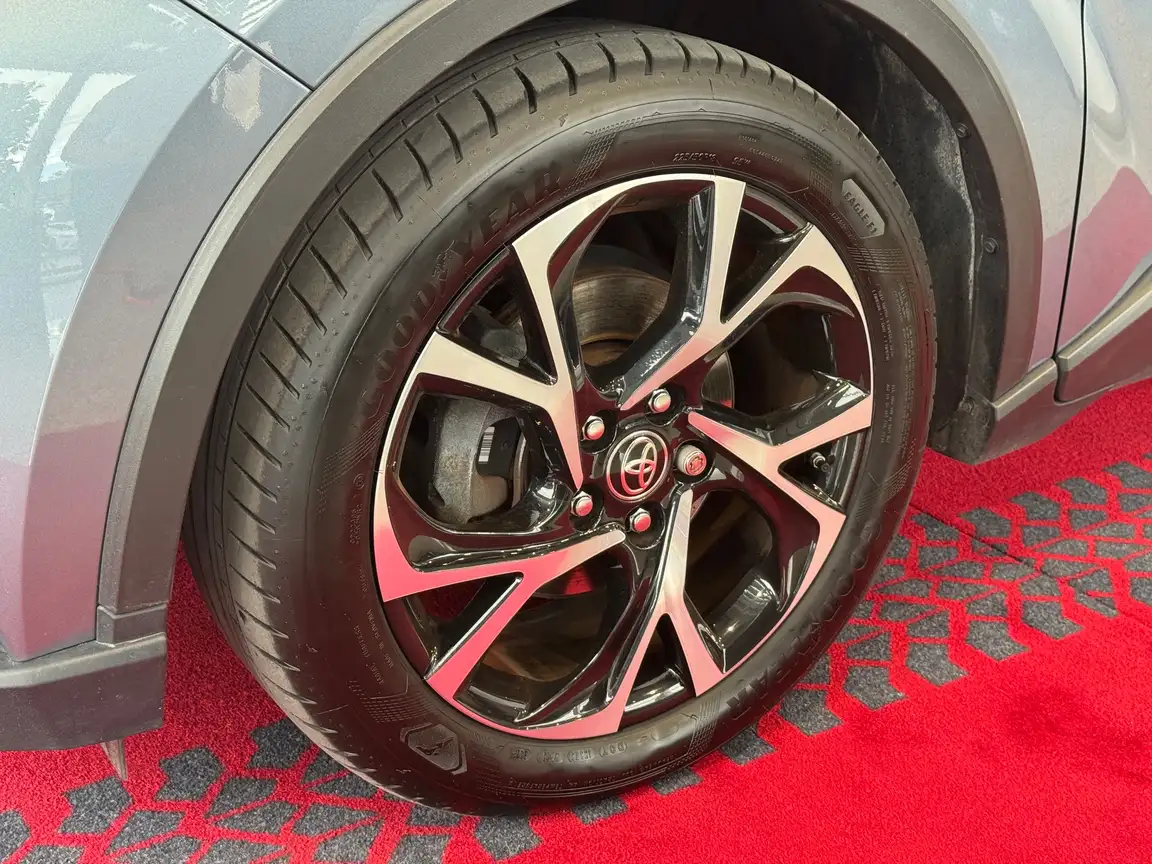 TOYOTA C-HR