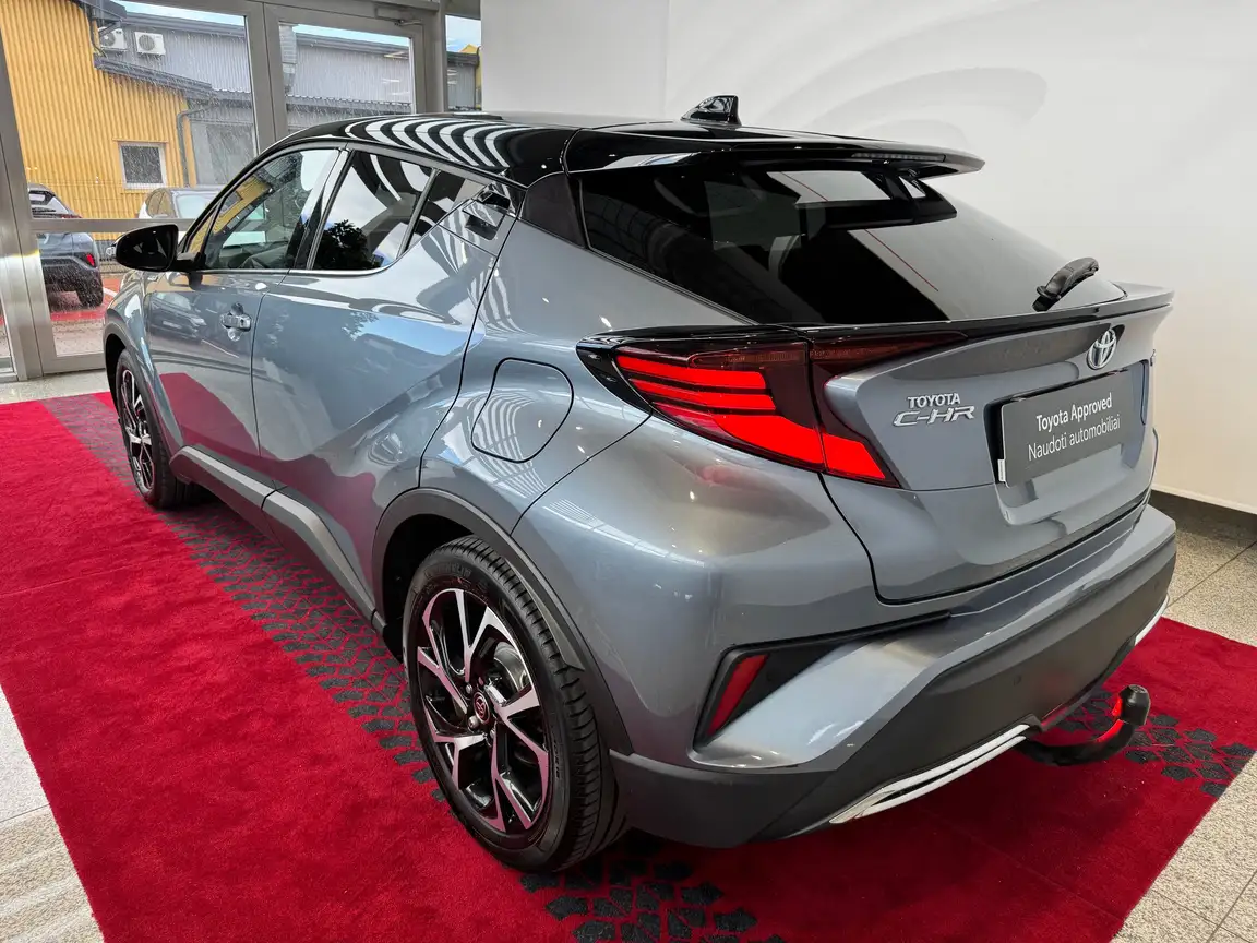 TOYOTA C-HR