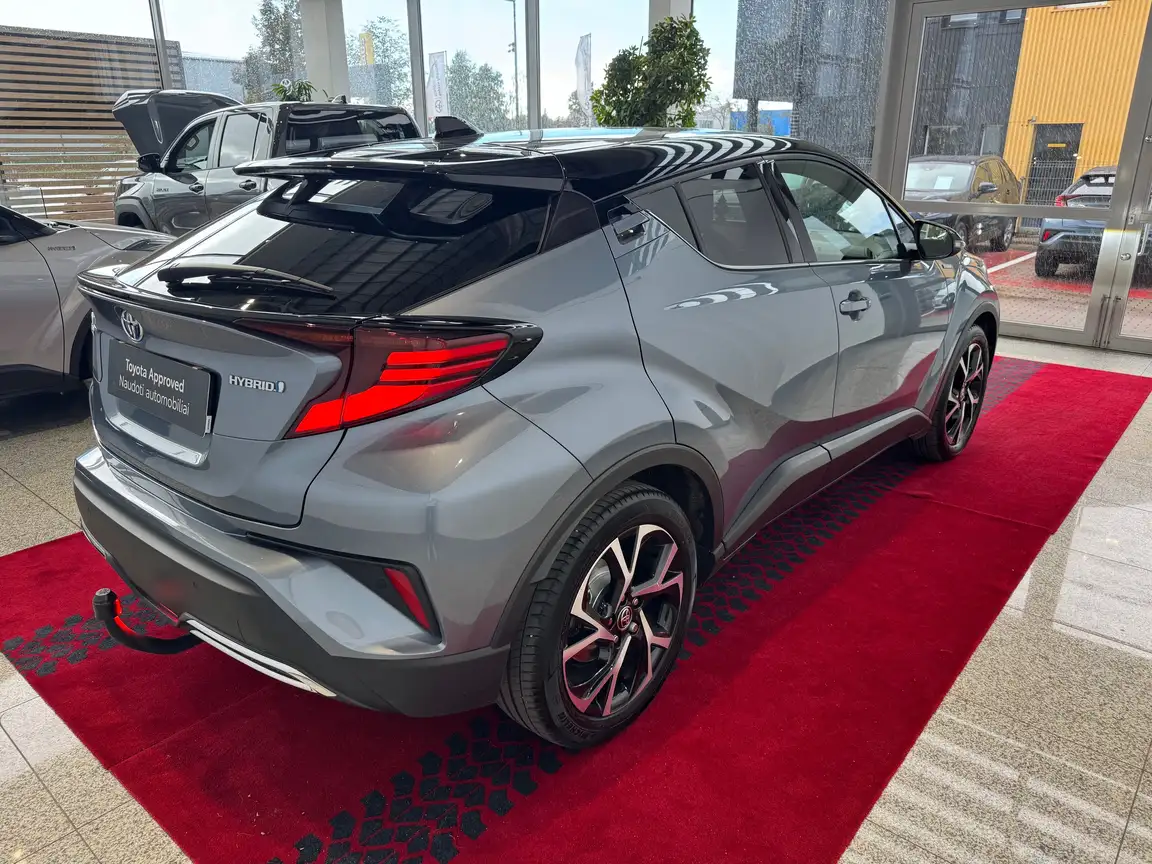 TOYOTA C-HR