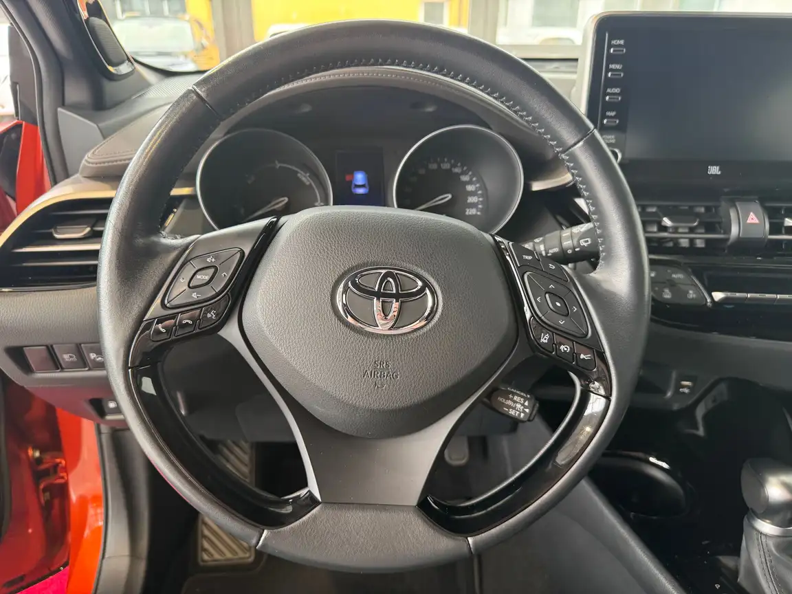 TOYOTA C-HR