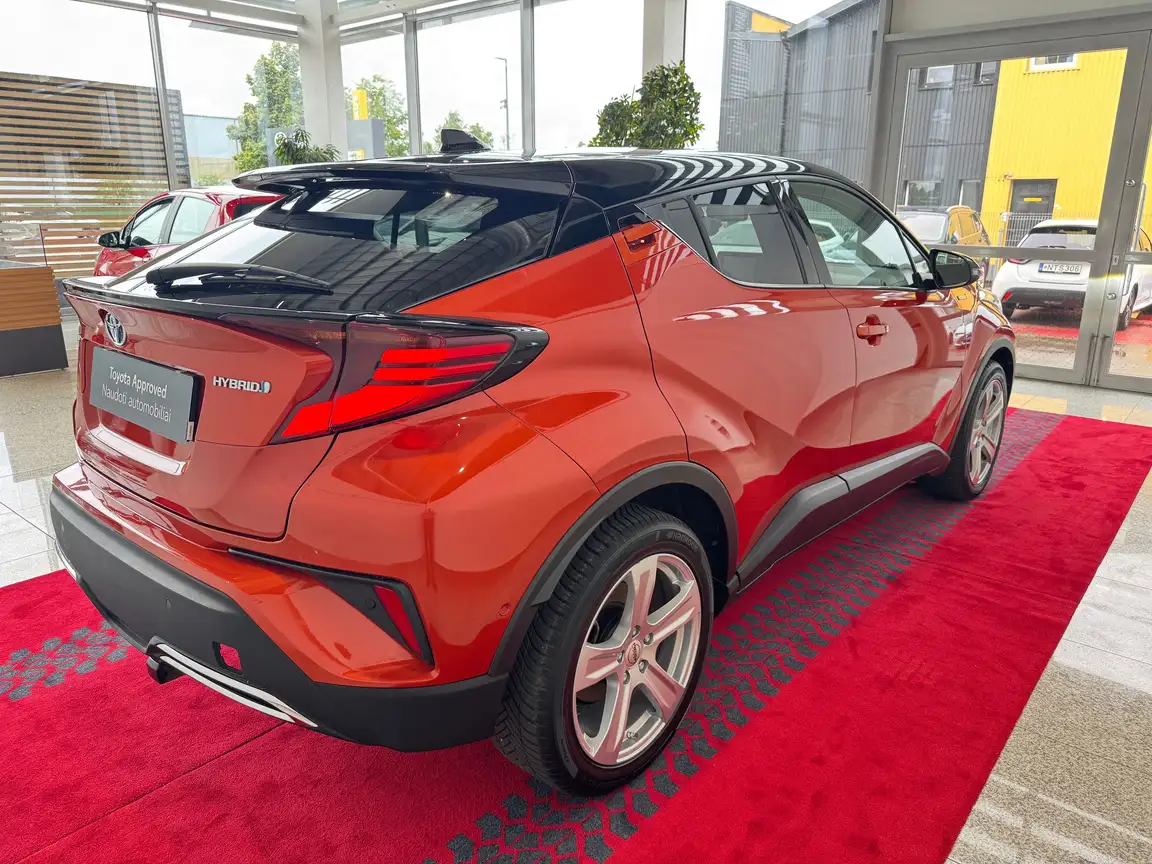 TOYOTA C-HR