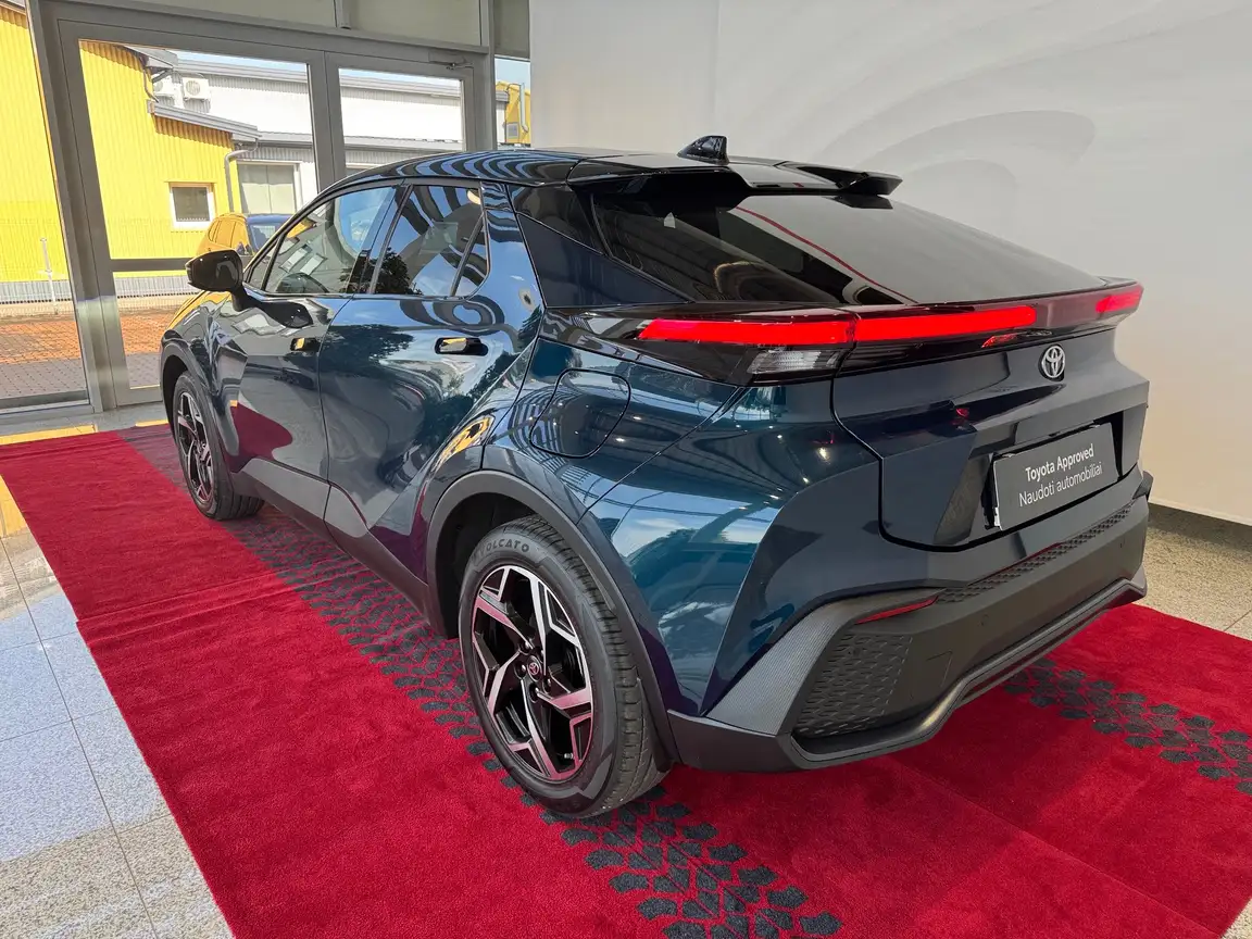 TOYOTA C-HR