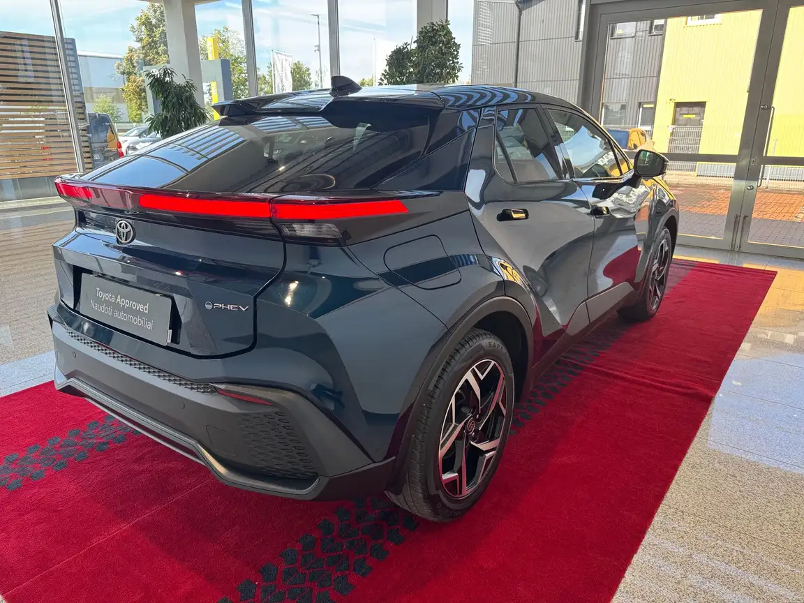 TOYOTA C-HR