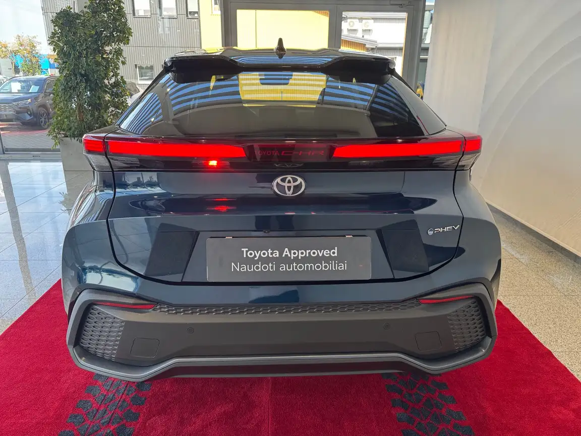 TOYOTA C-HR