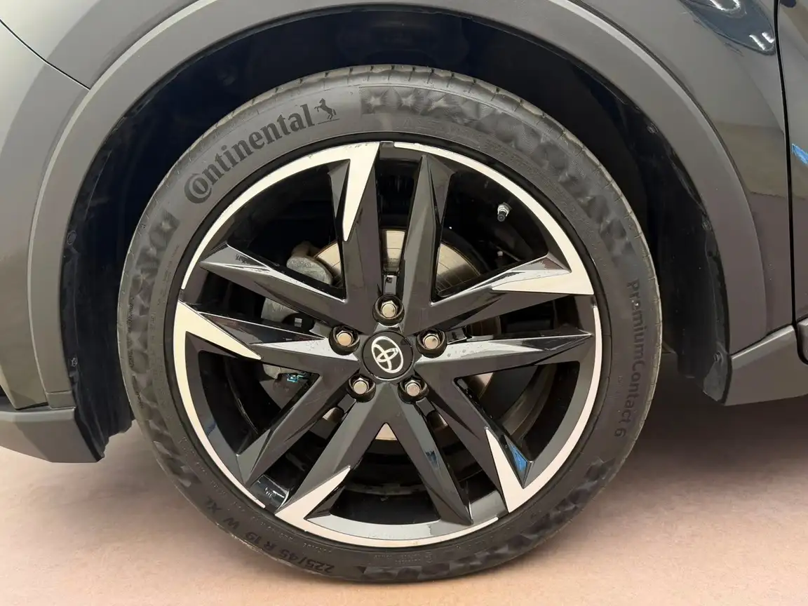 TOYOTA C-HR