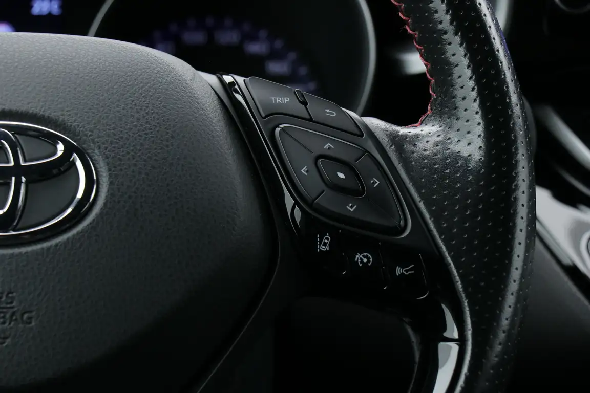 TOYOTA C-HR