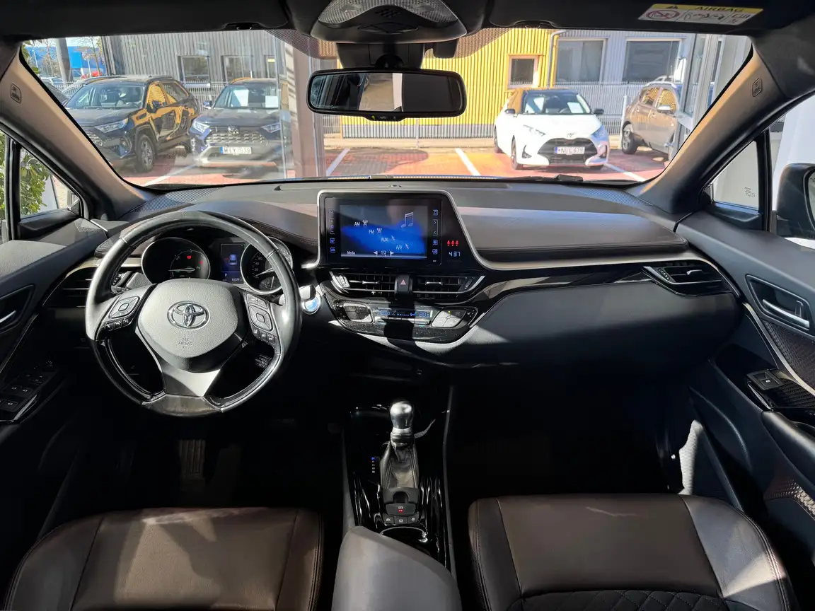 TOYOTA C-HR