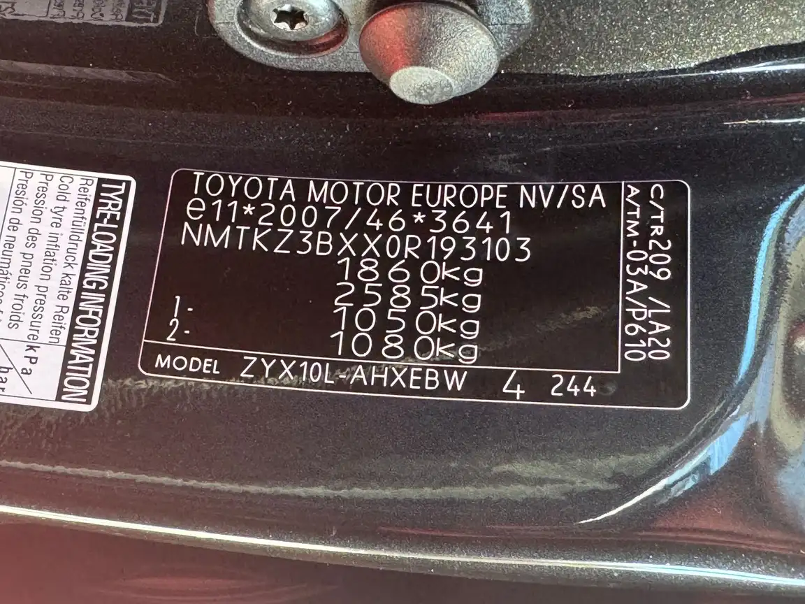 TOYOTA C-HR