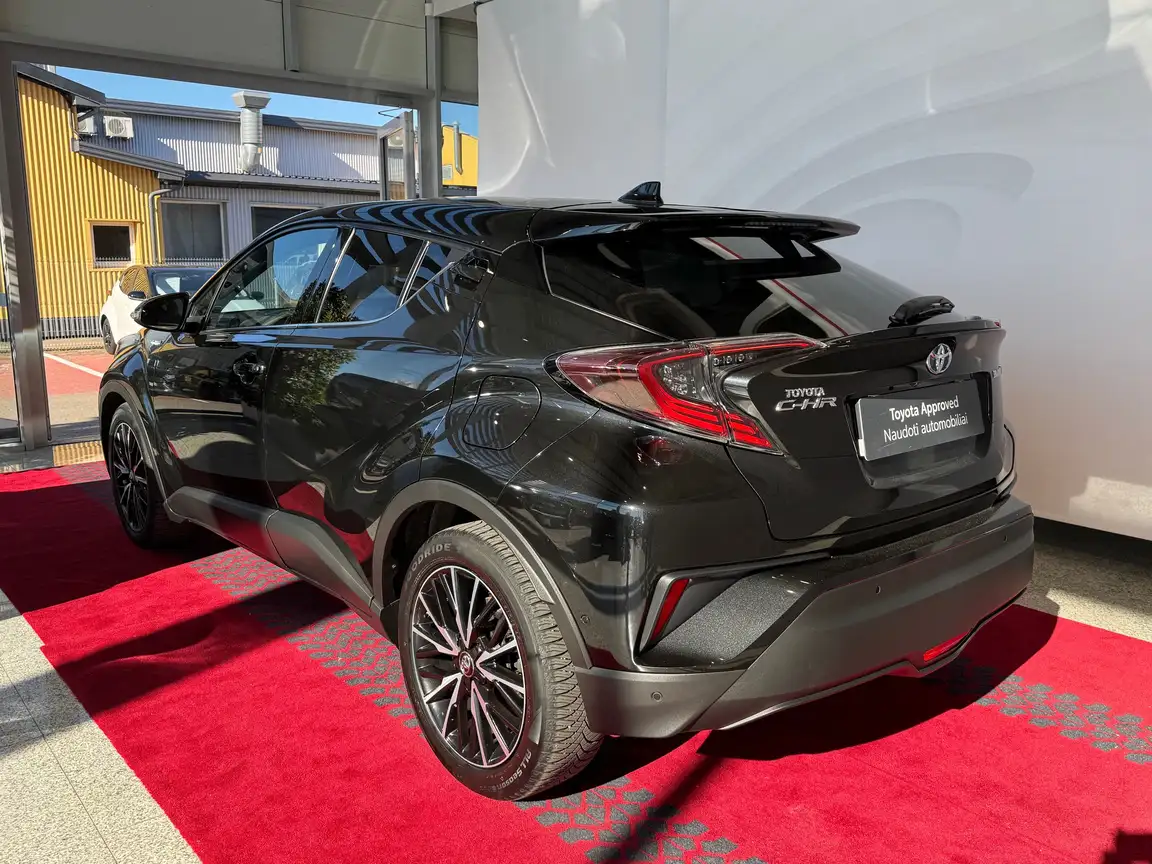TOYOTA C-HR