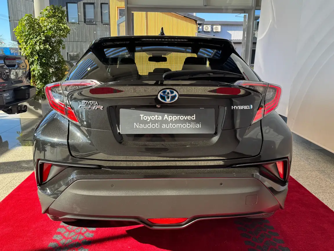 TOYOTA C-HR