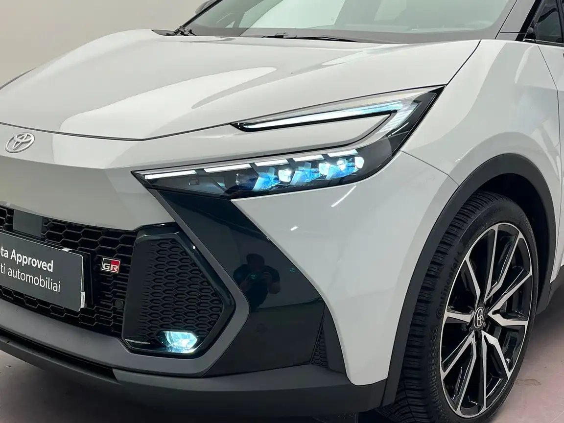 TOYOTA C-HR