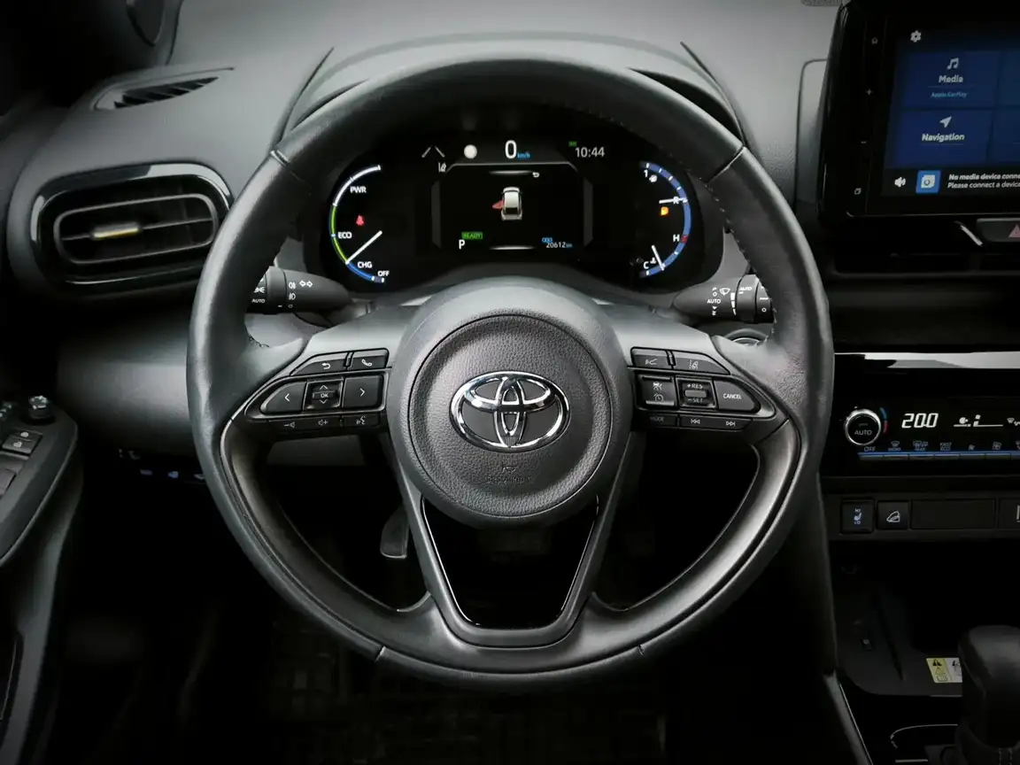 TOYOTA YARIS CROSS