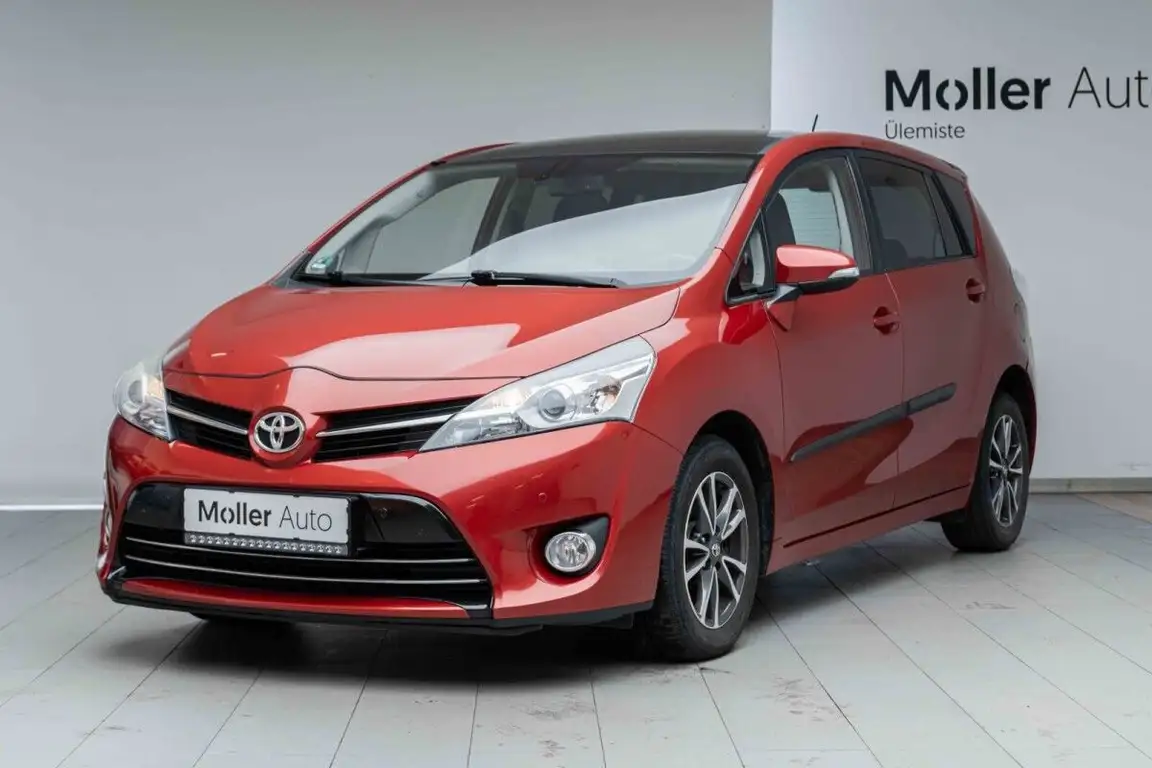 TOYOTA VERSO