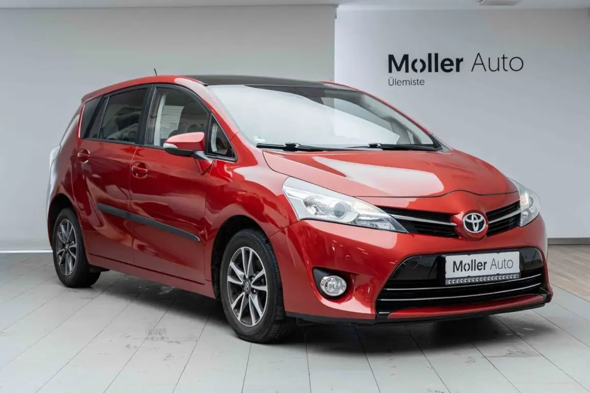 TOYOTA VERSO