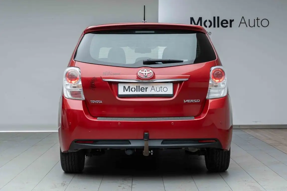 TOYOTA VERSO
