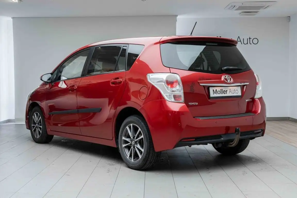 TOYOTA VERSO