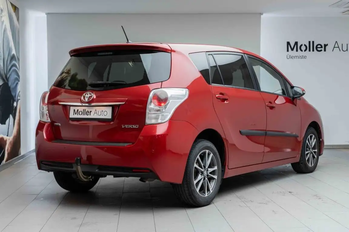 TOYOTA VERSO