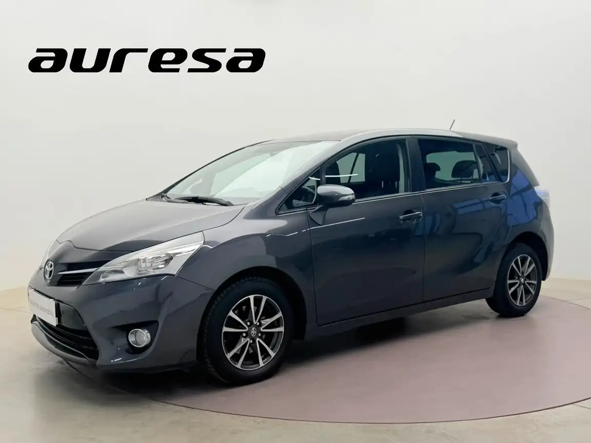 TOYOTA VERSO