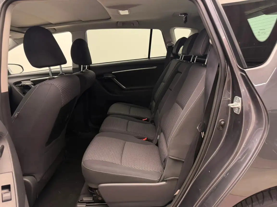 TOYOTA VERSO