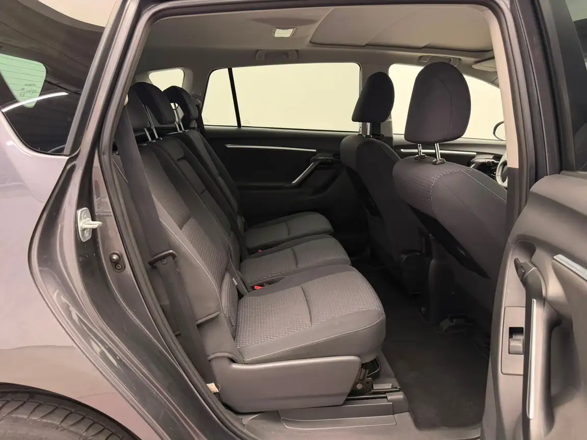 TOYOTA VERSO
